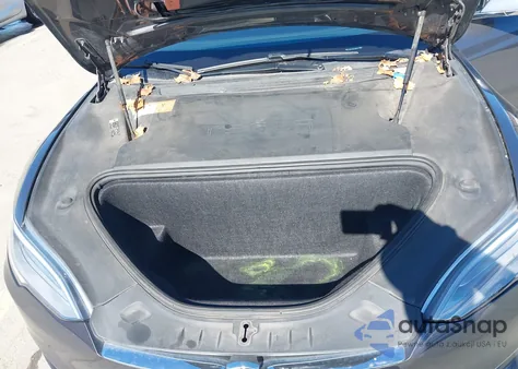 2018 Tesla Model S 100D/75D/P100D z USA, uszkodzony, nr VIN 5YJSA1E20JF269740